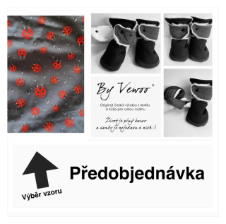 Barefoot Ťapkycapky - MERINO - VZOR BERUŠKA/ČERNÁ - EXTRA ZIMNÍ MERINO-PŘÍRODNÍ BERÁNEK -NEPROMOKAVÉ - SOFTSHELL střední capáčky prošité přírodním beránkem 2cm - 13cm - 14cm - 15cm - 16cm - 17cm